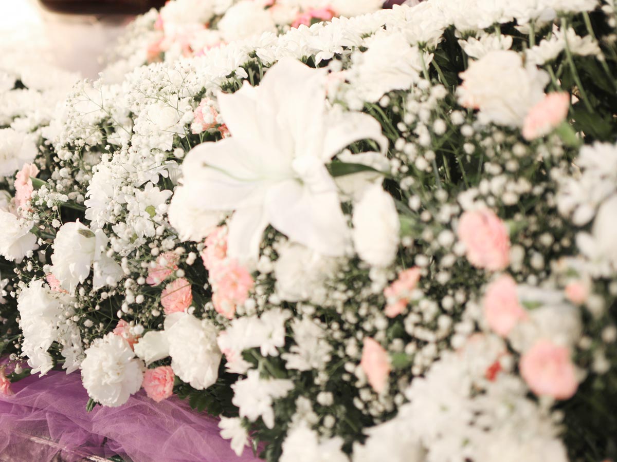 告別式・社葬・合同葬・追悼式・お別れの会・偲ぶ会でのお花飾り